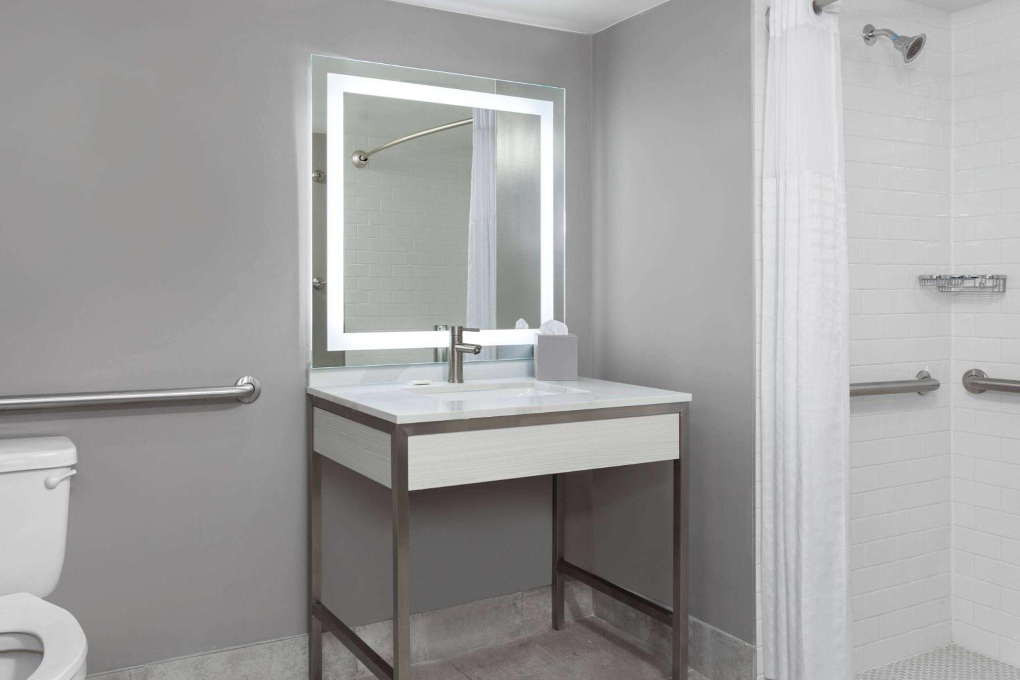 Days-inn By Wyndham Baltimore Northwest Hotel 2*